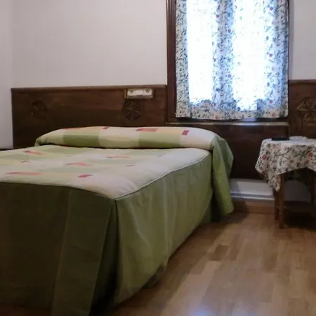 Guest house Pensio I La Bordeta *